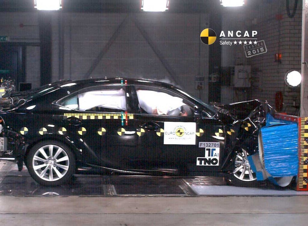 Lexus IS (April 2013 - October 2016) frontal offset test at 64km/h
