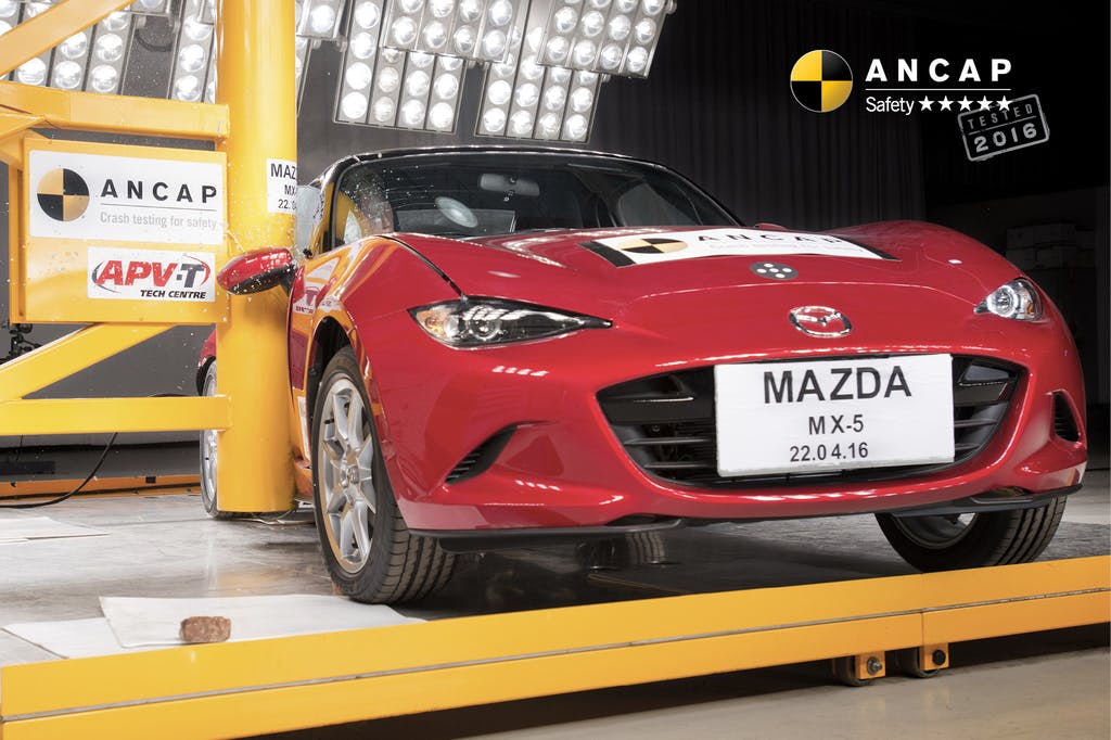 Mazda MX-5 (Sep 2015 – onwards) pole test at 29km/h
