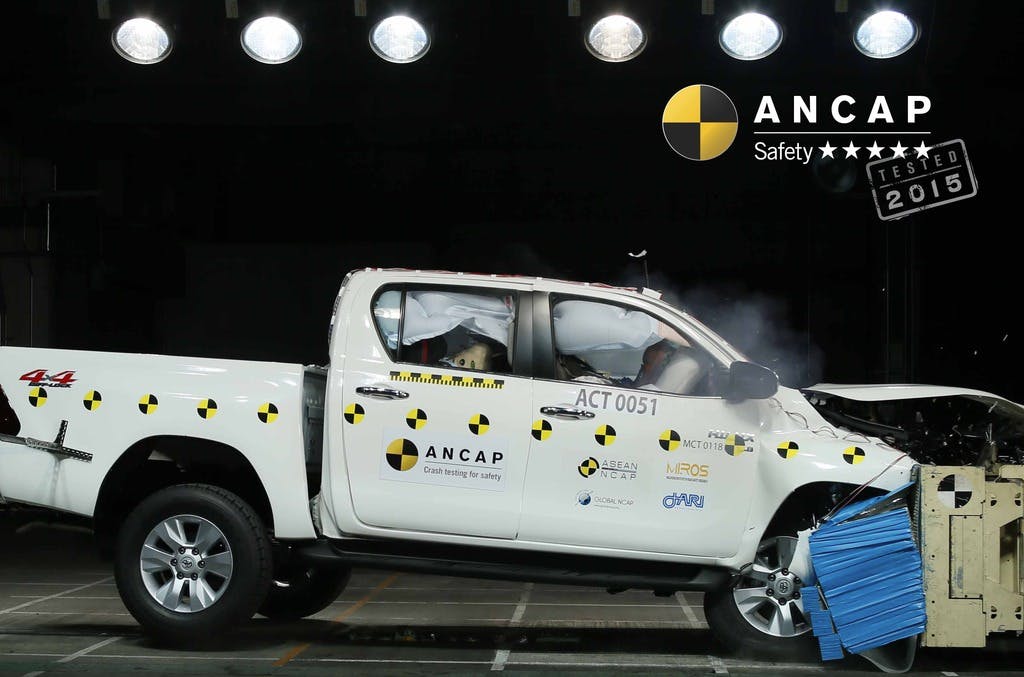 Toyota Hilux (July 2015 - onwards) frontal offset test at 64km/h