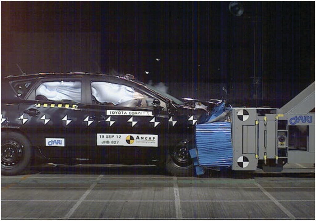 Toyota Corolla (Jun 2016 – Jul 2018) frontal offset test at 64km/h