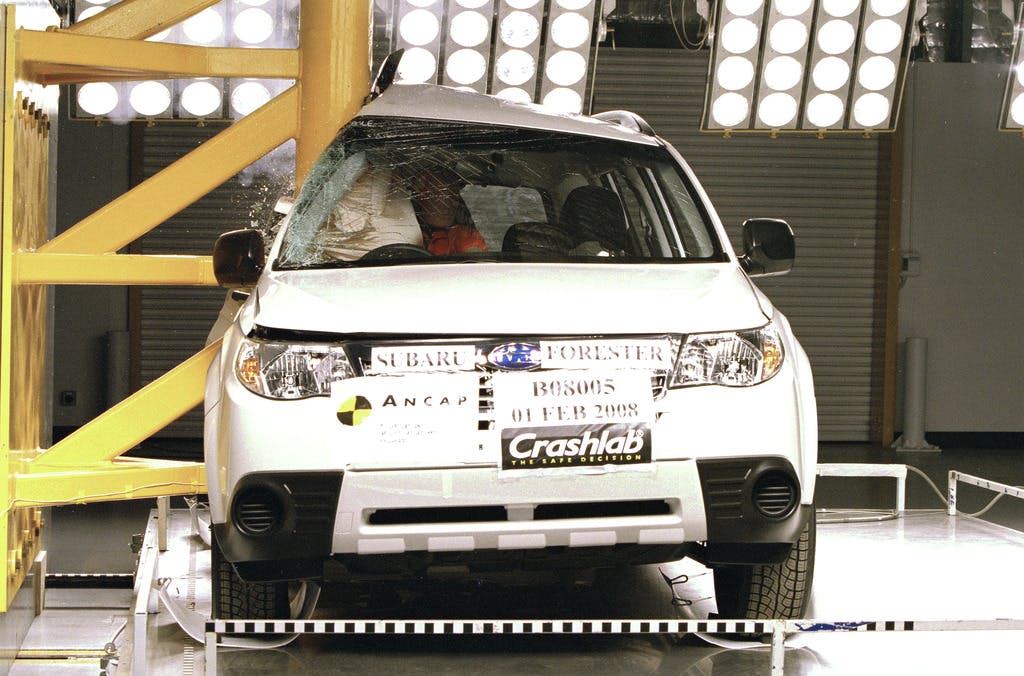 Subaru Forester (March 2008 – 2012) pole test at 29km/h