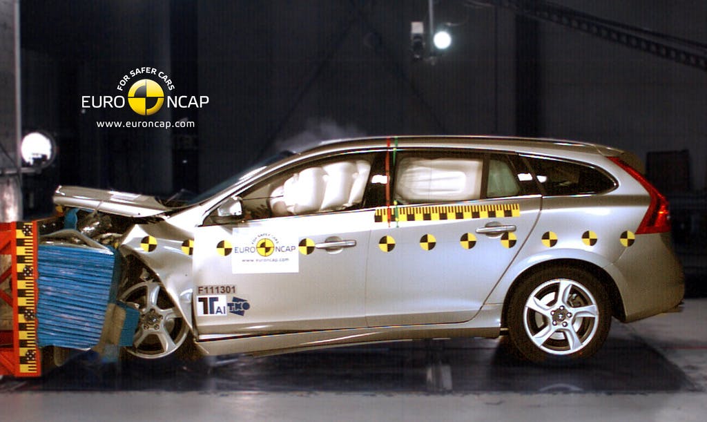 The ANCAP safety rating for the Volvo S60 (2011 – 2018) is based on crash tests of the Volvo V60.  Volvo V60 pictured (frontal offset test at 64km/h).