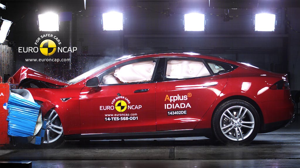 Tesla Model S (Sep 2014 – onwards) frontal offset test at 64km/h