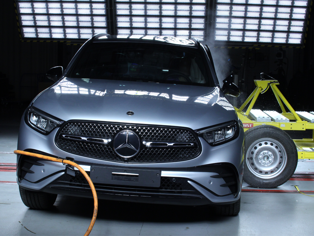Mercedes-Benz GLC (Jun 2023 – onwards) - side impact test at 60km/h