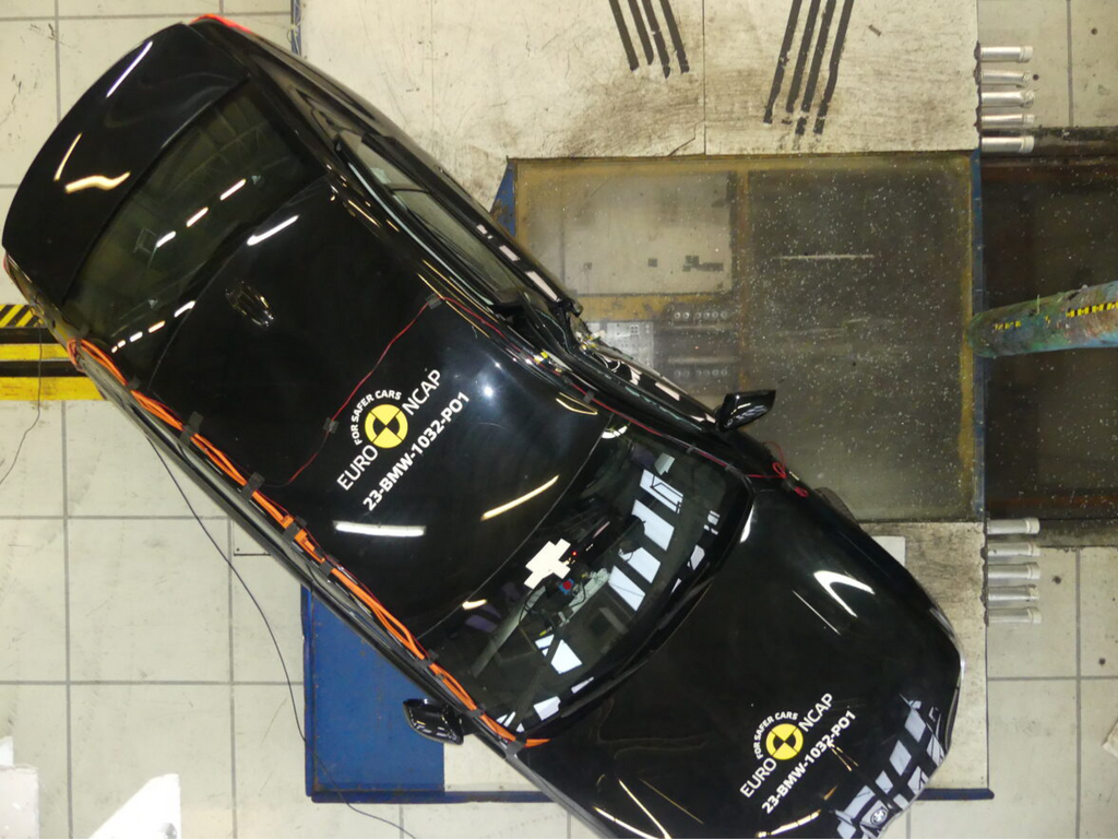 BMW 5 Series (Nov 2023 – onwards) - oblique pole test at 32km/h