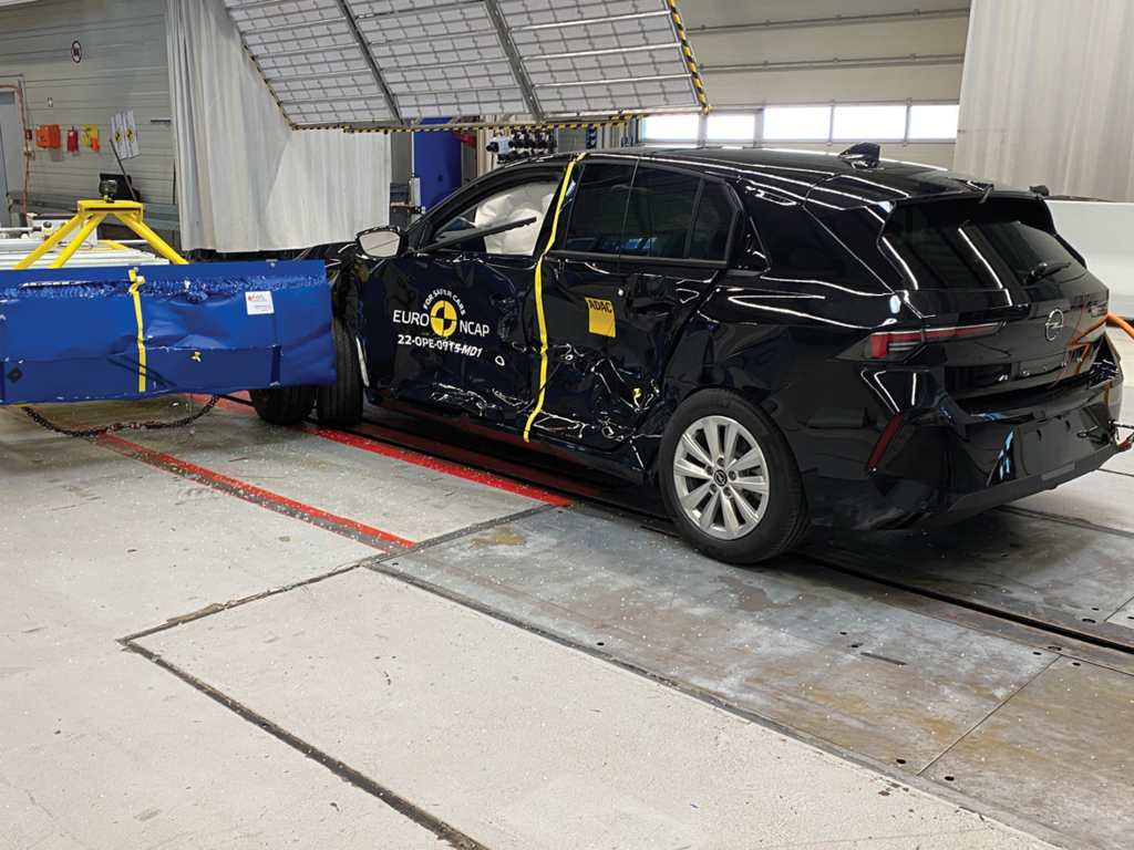 Opel Astra (Apr 2023 – onwards) - side impact test at 60km/h