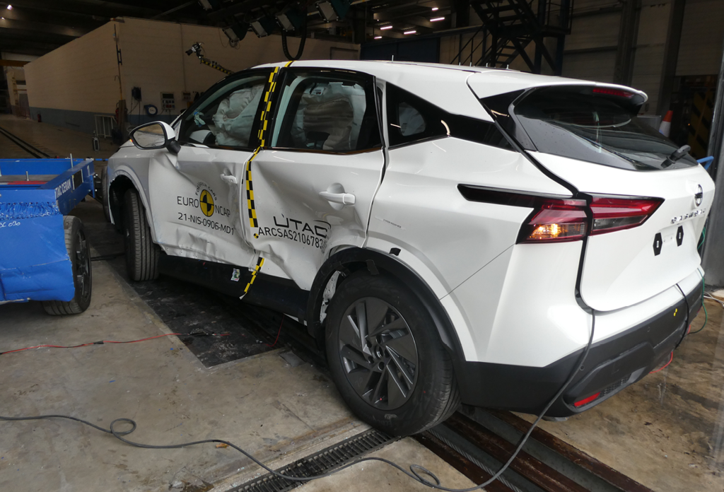 Nissan Qashqai (Oct 2022 – onwards) - side impact test at 60km/h