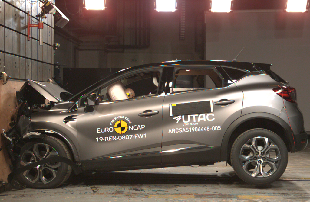 The ANCAP safety rating for the Renault Arkana (Sept 2021 – onwards) is based on crash tests of the Renault Captur.  Renault Captur pictured (full width frontal test at 50km/h).