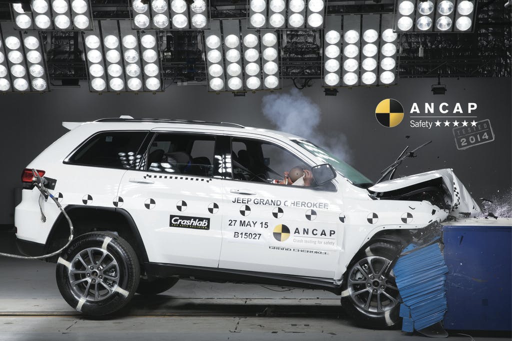 Jeep Grand Cherokee (Mar 2013 – onwards) frontal offset test at 64km/h
