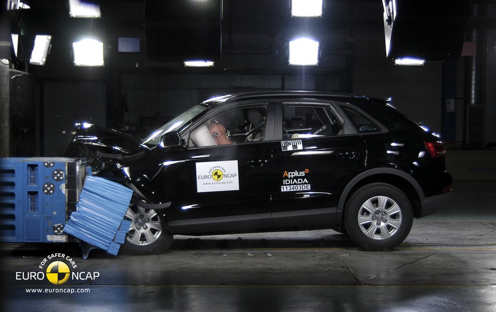 Audi Q3 (2012 – Sep 2019) frontal offset test at 64km/h