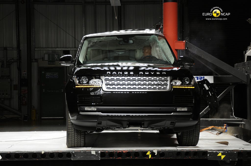 Land Rover Range Rover (2013 – Jul 2020) pole test at 29km/h
