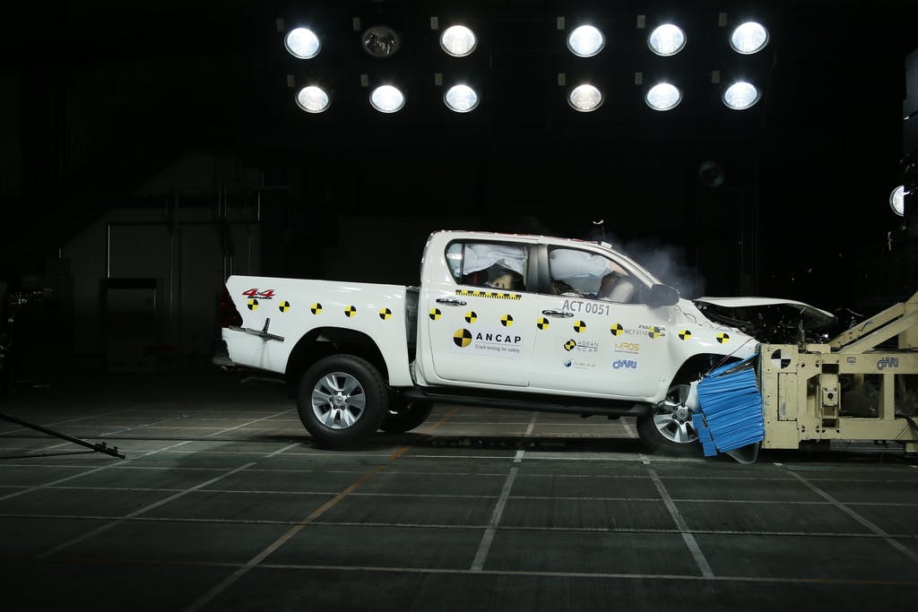 The ANCAP safety rating for the Toyota Hilux Rugged & Rugged X (Apr 2018 – onwards) is based on testing of the Toyota Hilux dual cab 4x4 in 2015.  Toyota Hilux 2015 frontal offset test pictured (64km/h).