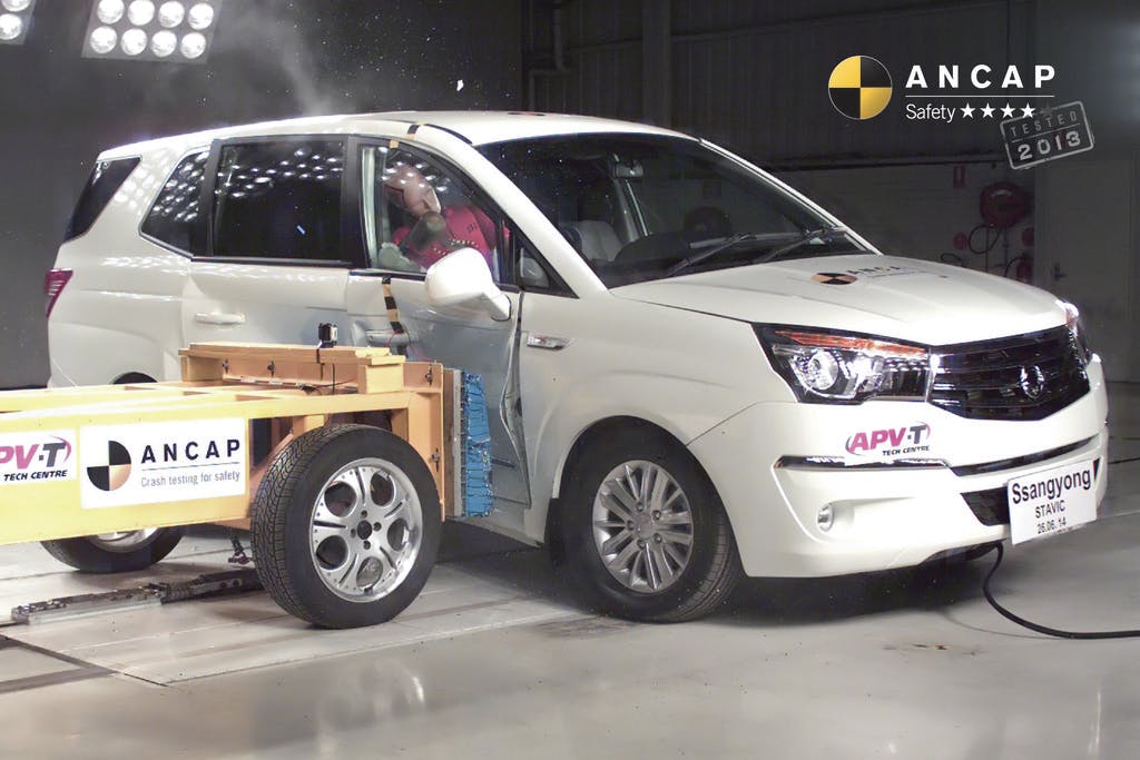 Ssangyong Stavic (2013-2017) side impact test at 50km/h