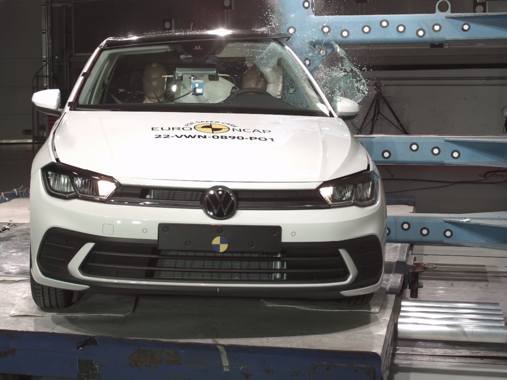 Volkswagen Polo (May 2022 – onwards) - oblique pole test at 32km/h