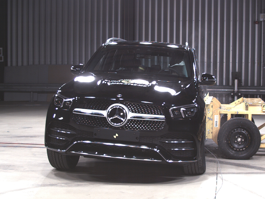 Mercedes-Benz GLE (Jun 2019 – onwards) side impact test at 50km/h