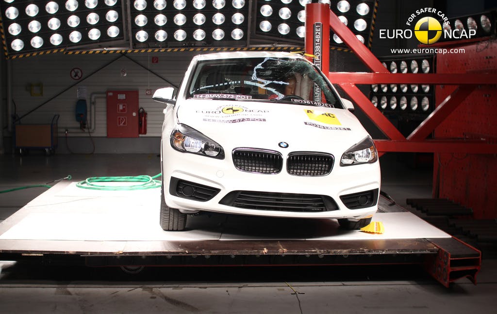 BMW 2 Series (2014 – Dec 2020) pole test at 29km/h