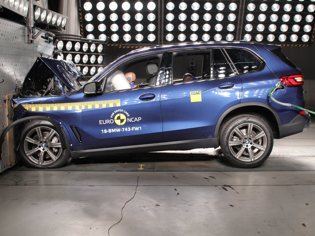 BMW X5 (Dec 2018 – onwards) full width test at 50km/h