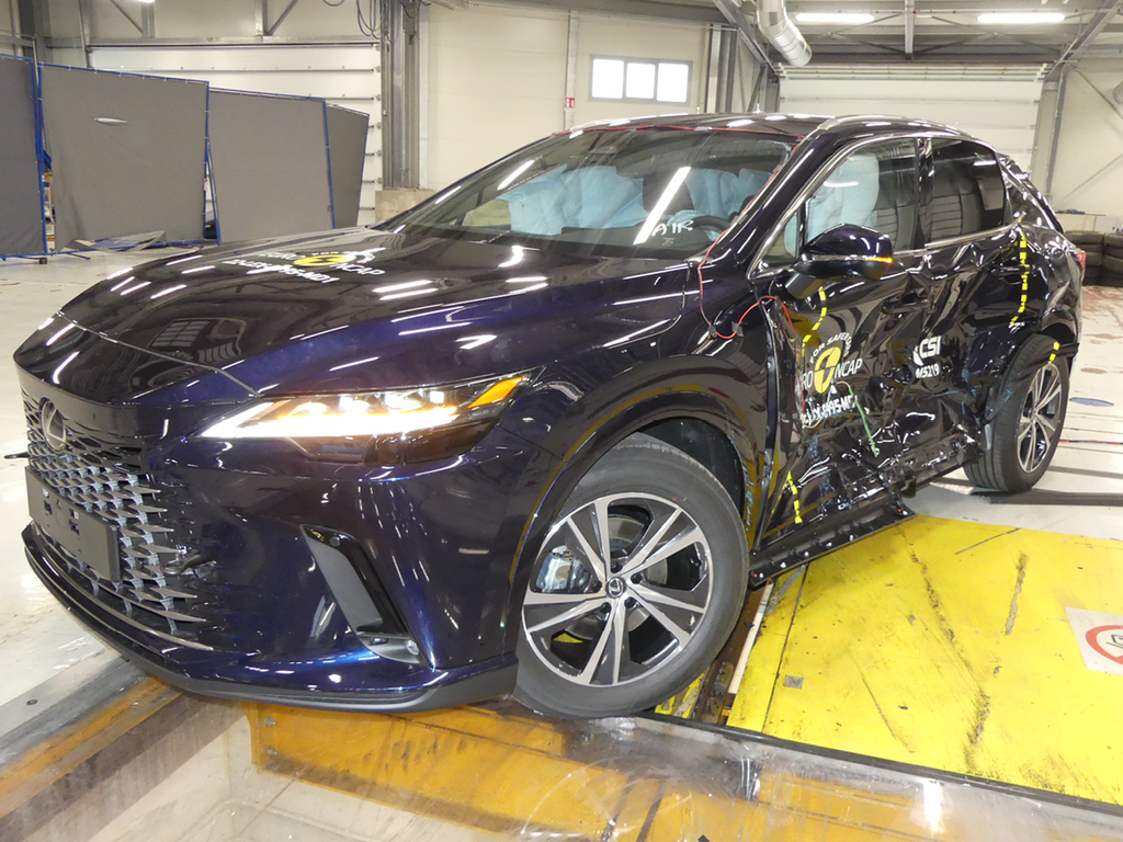 Lexus RX (Feb 2023 – onwards) - side impact test at 60km/h