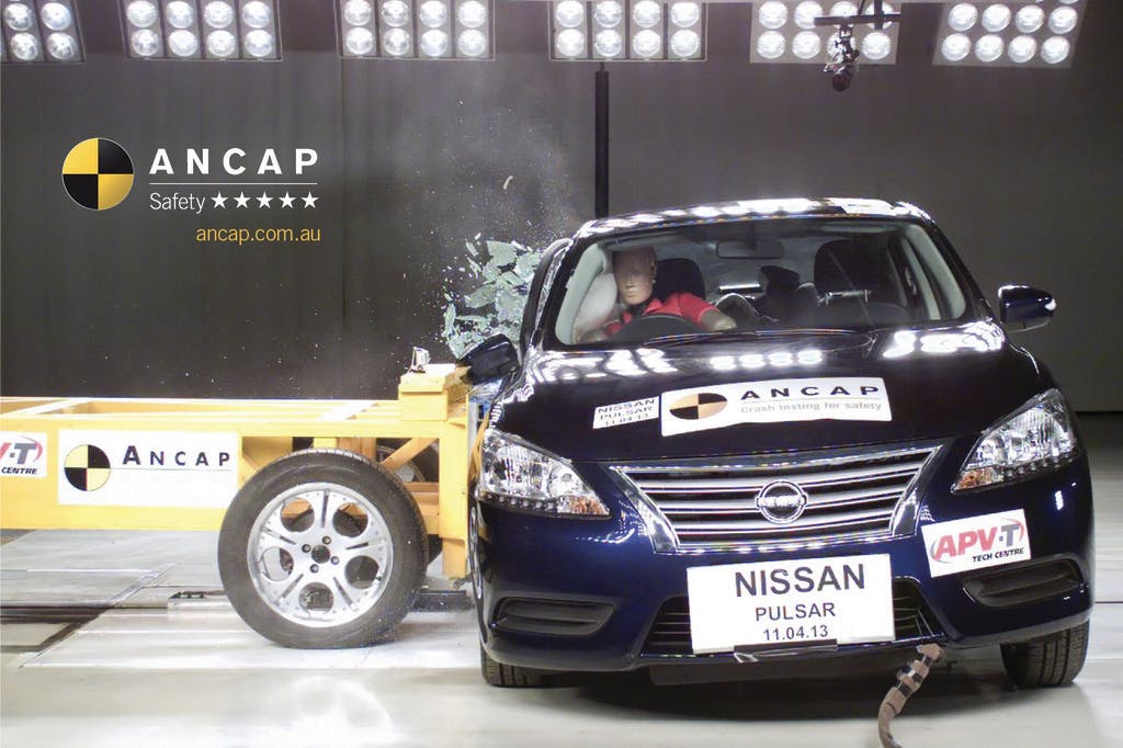 Nissan Pulsar (December 2013-2017) side impact test at 50km/h