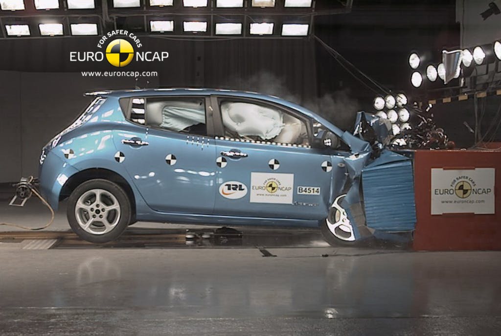 Nissan Leaf (2011-onward) frontal offset test at 64km/h