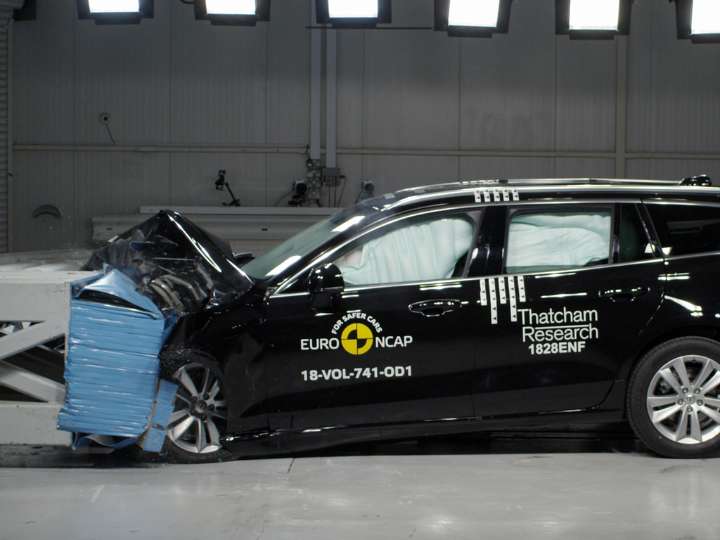 The ANCAP safety rating for the Volvo S60 (Aug 2019 – onwards) is based on crash tests of the Volvo V60.  V60 pictured (frontal offset test at 64km/h).