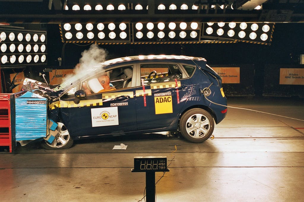 Ford Fiesta (2010-2012) frontal offset test at 64km/h