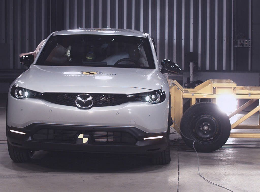Mazda MX-30 (Mar 2021 – onwards) side impact test at 60km/h