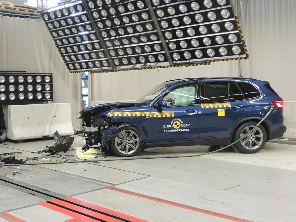 BMW X5 (Dec 2018 – onwards) frontal offset test at 64km/h