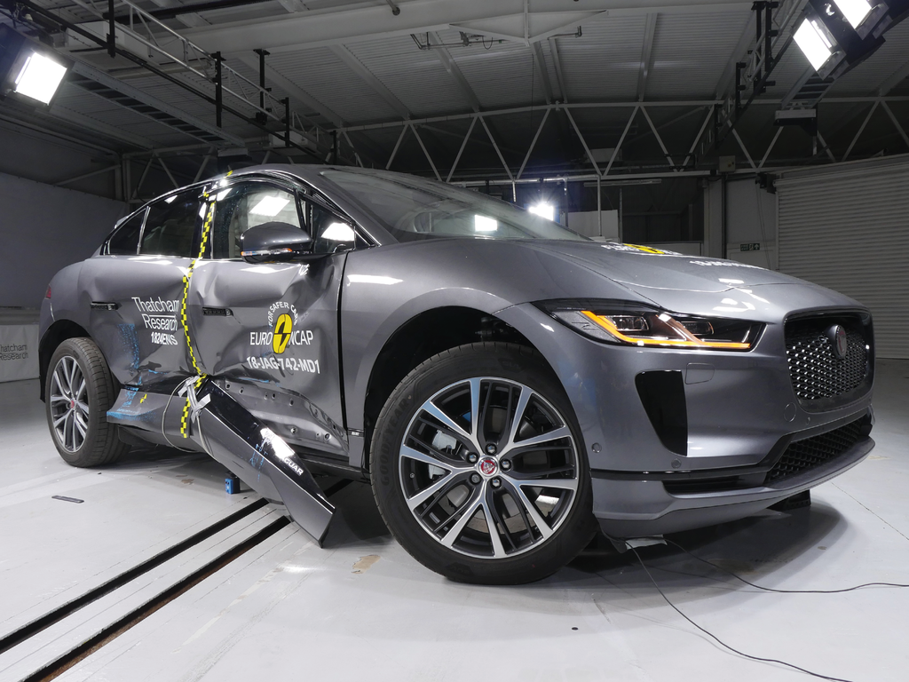 Jaguar I-PACE (2018 – onwards) side impact test at 50km/h