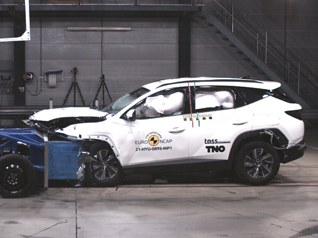Hyundai Tucson (May 2021 – onwards) frontal offset MPDB test at 50km/h