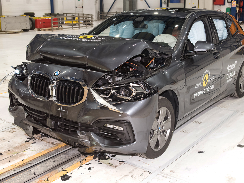 BMW 1 Series (Oct 2019 – onwards) full width at 50km/h