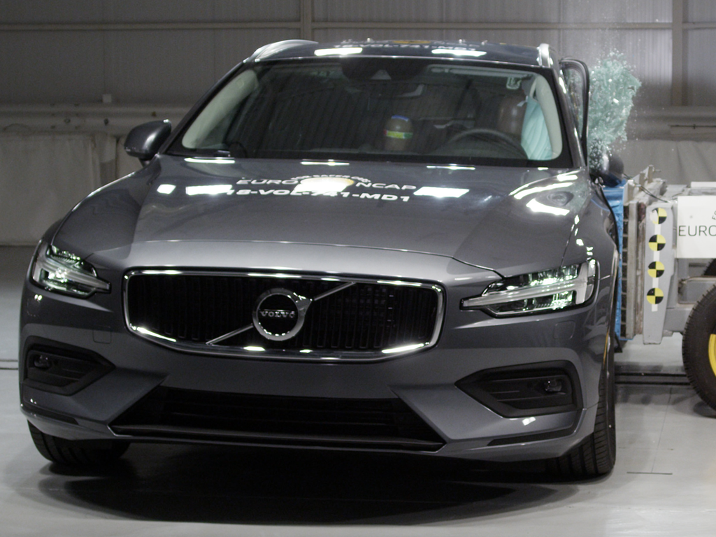 Volvo V60 (Aug 2019 – onwards) side impact test at 50km/h