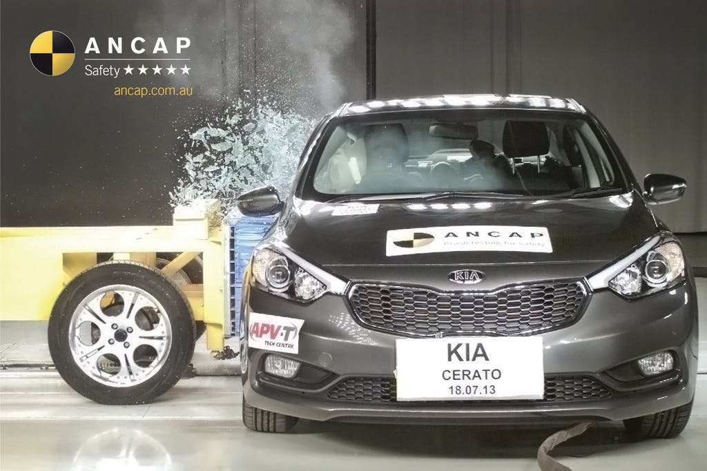 Kia Cerato (June 2013 - May 2016) side impact test at 50km/h