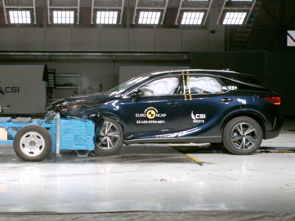 Lexus RX (Feb 2023 – onwards) - frontal offset (MPDB) test at 50km/h
