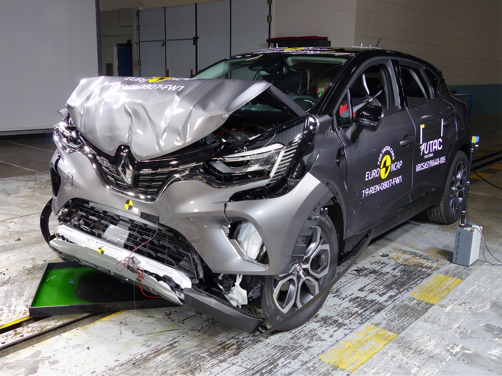 The ANCAP safety rating for the Renault Arkana (Sept 2021 – onwards) is based on crash tests of the Renault Captur.  Renault Captur pictured (full width frontal test at 50km/h).
