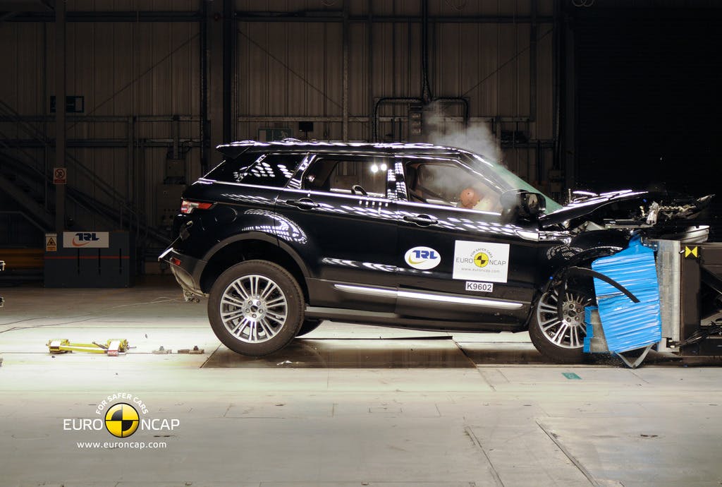 Land Rover Ranger Rover Evoque (2011-onward) frontal offset test at 64km/h