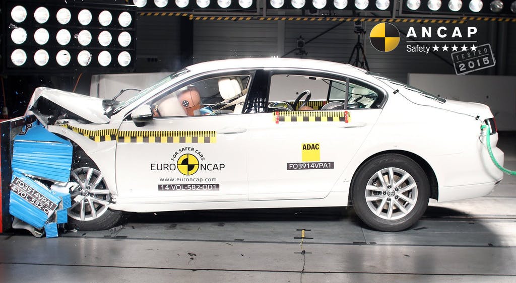 VW Passat (October 2015 - onward) frontal offset test at 64km/h