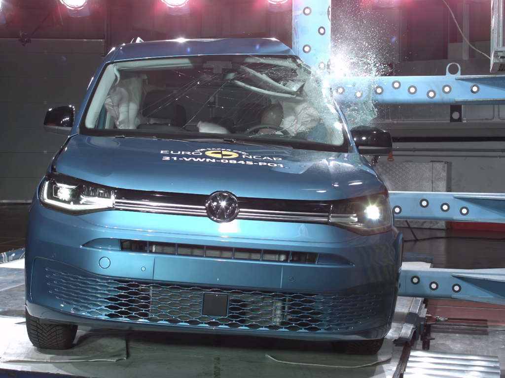 Volkswagen Caddy (Jun 2021 – onwards) - oblique pole test at 32km/h