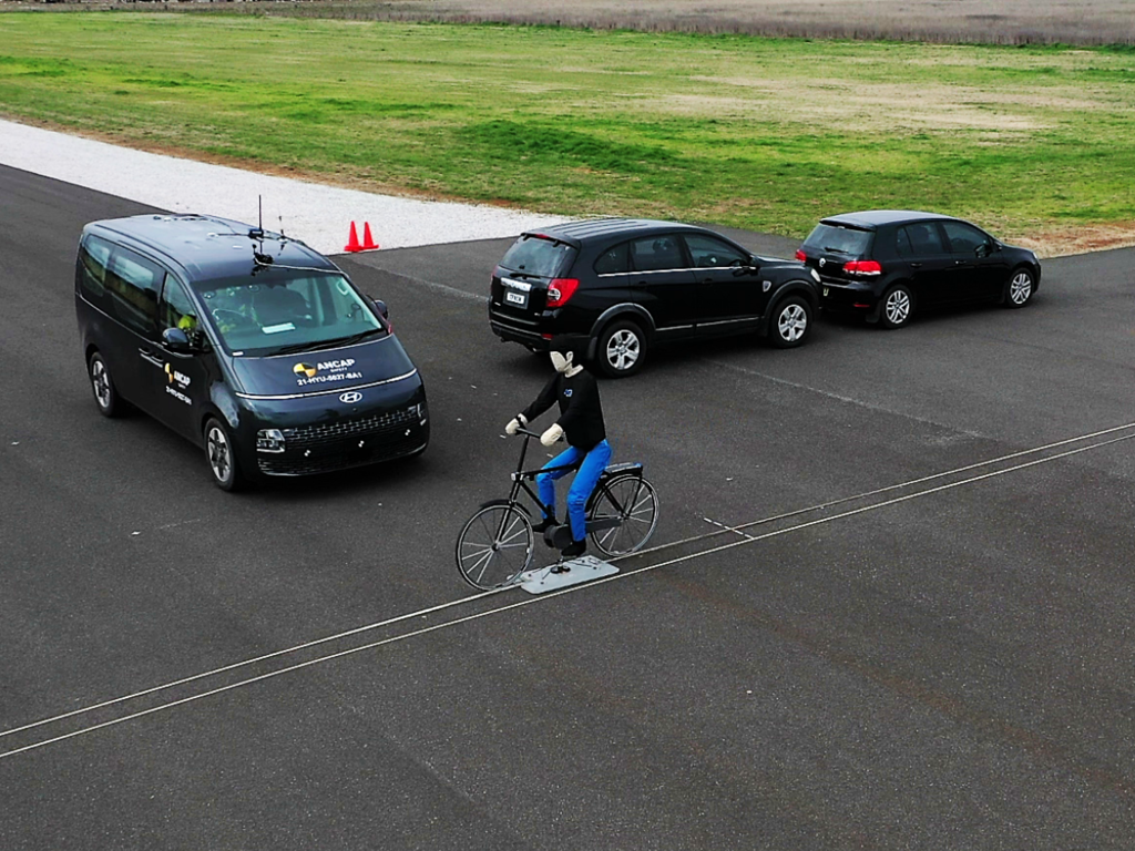 Hyundai Staria (Aug 2021 – onwards) - AEB Cyclist testing