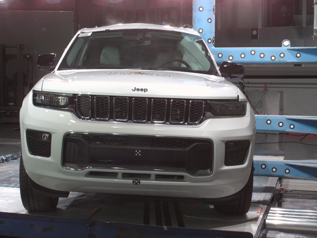 Jeep Grand Cherokee (Feb 2023 – onwards) - oblique pole test at 32km/h