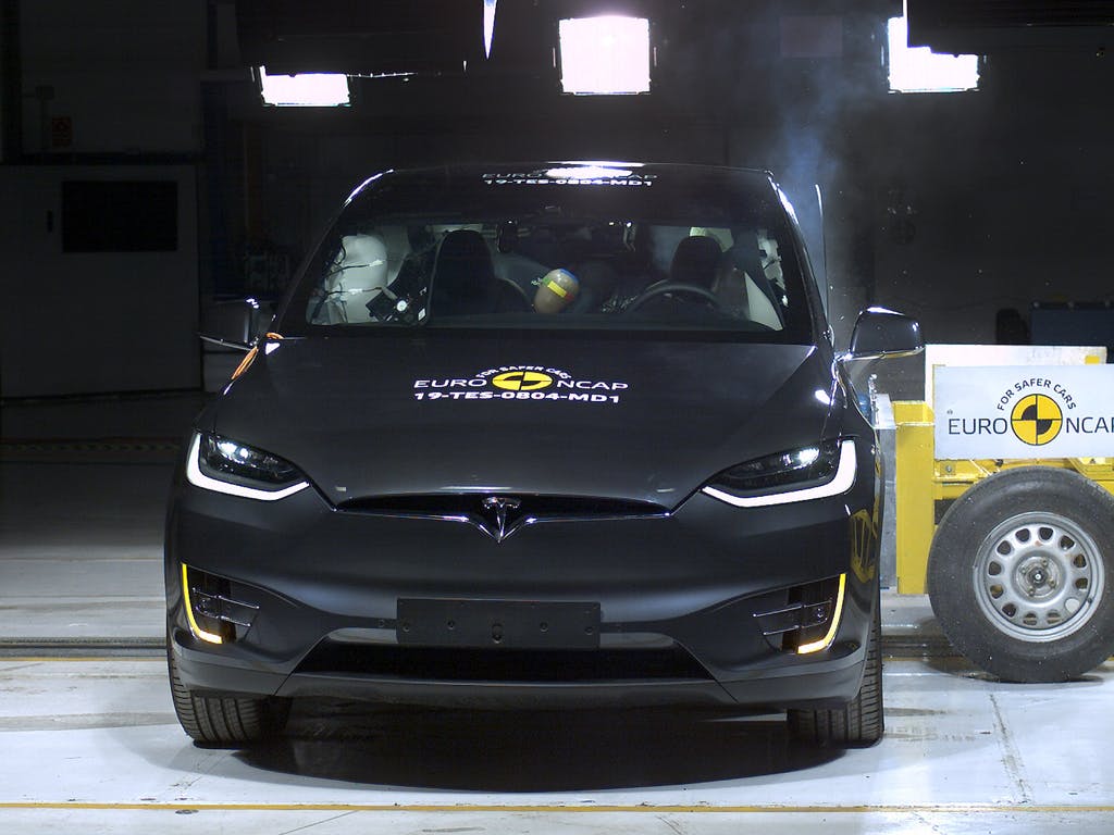 Tesla Model X (Dec 2019 – onwards) side impact test at 50km/h